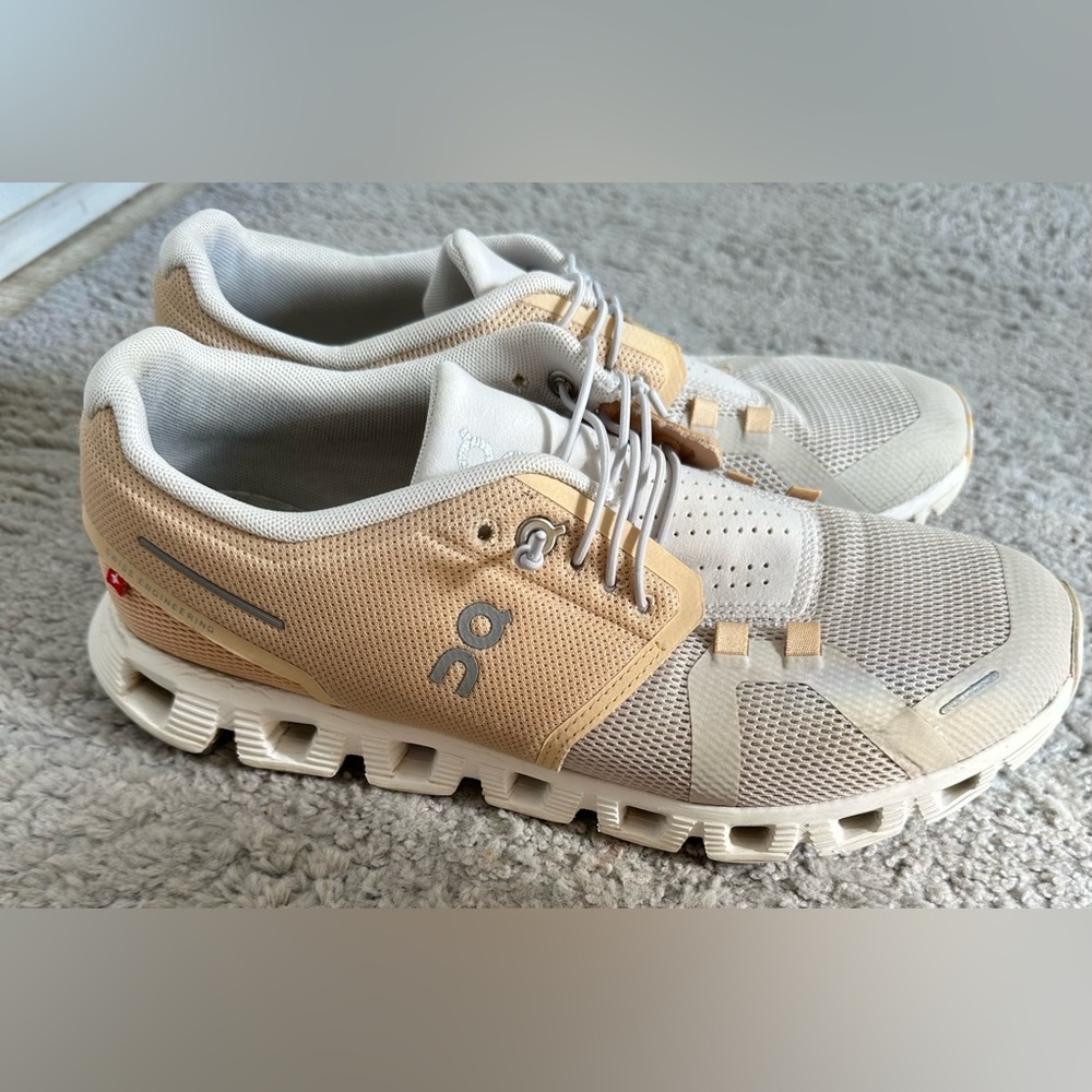 Women’s on cloud tennis shoes